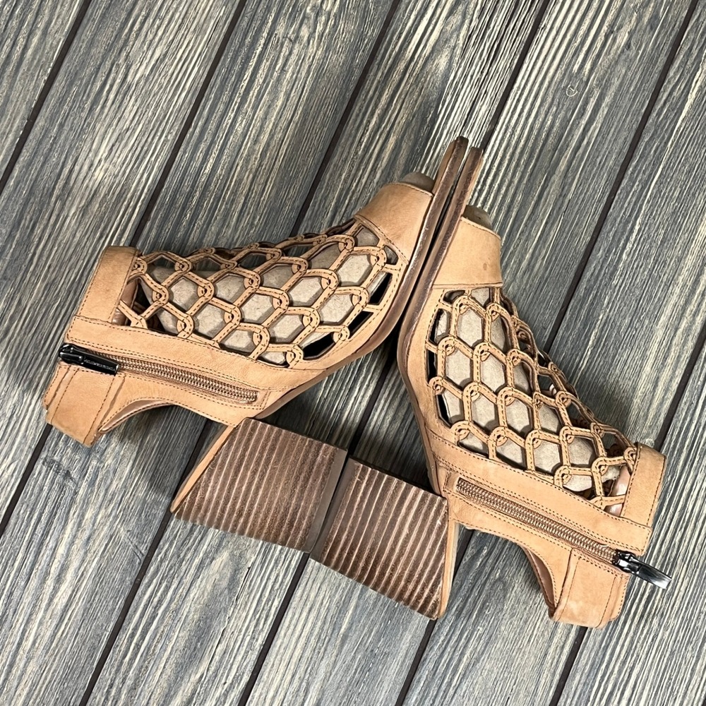 Vince Camuto Lanaira Sandals Womens 8.5 Tan Leather Cage Block Heel Gladiators - Picture 6 of 10